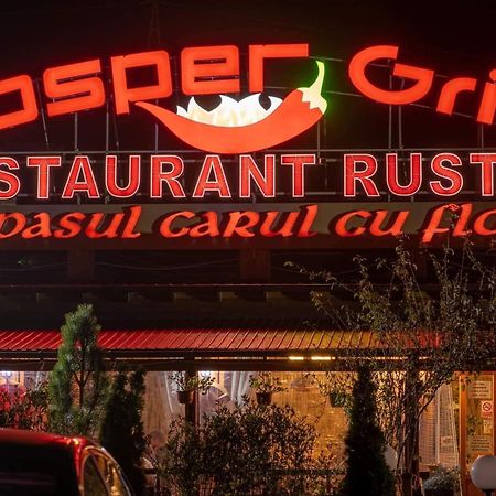 Pensiunea Carul Cu Flori Oravita Esterno foto