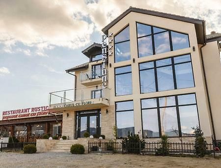 Pensiunea Carul Cu Flori Oravita Esterno foto